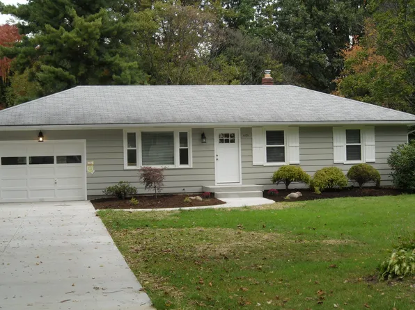 1121 Hyfield Ave, Akron, OH 44319