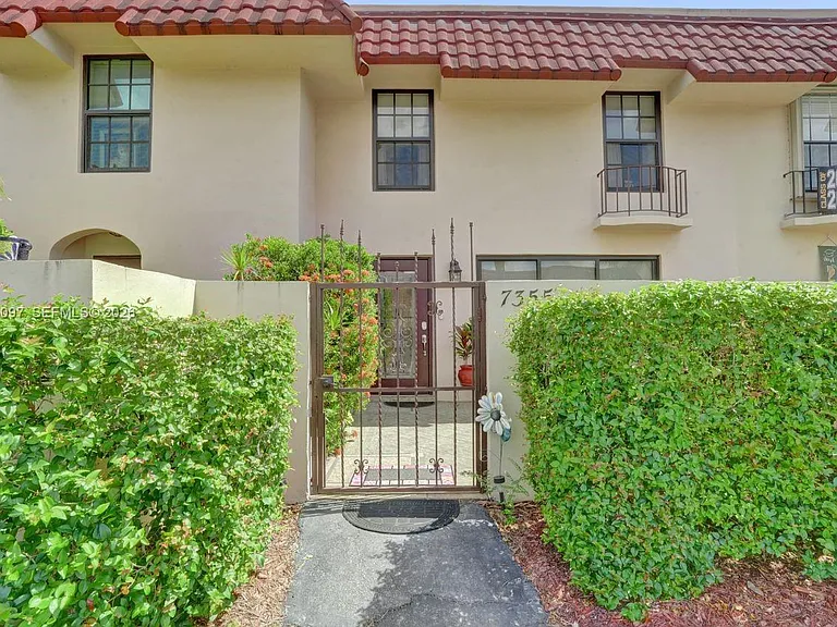 7355 SW 26th Ct #87 — Photo 2