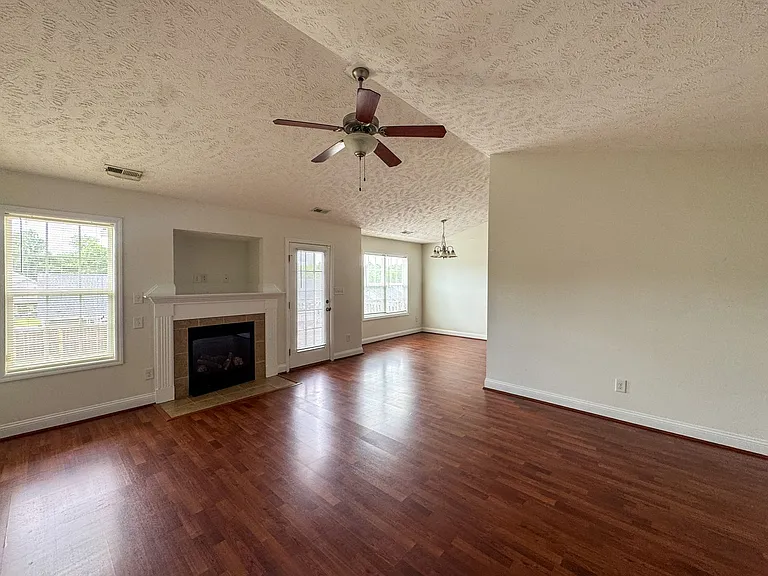 169 Wolfpoint Dr — Photo 3