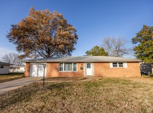 301 Biscayne Dr, Mascoutah, IL