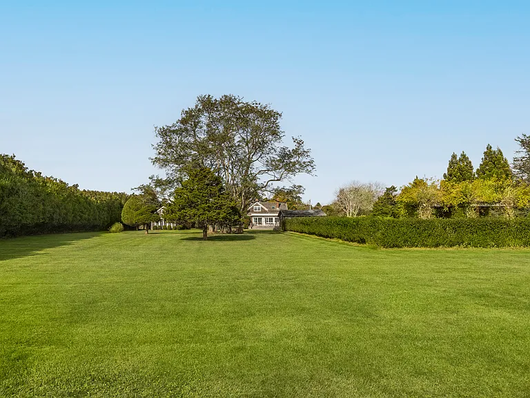 565 Hedges Ln — Photo 19