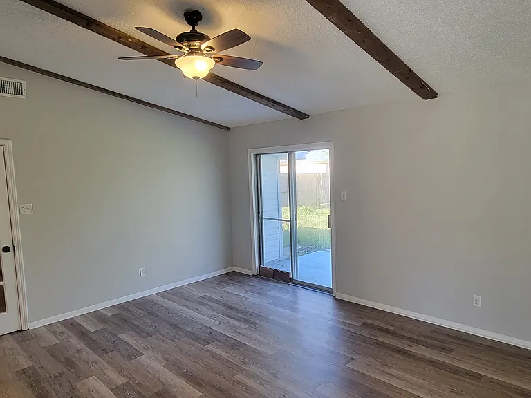21 Meadowlark Dr — Photo 3