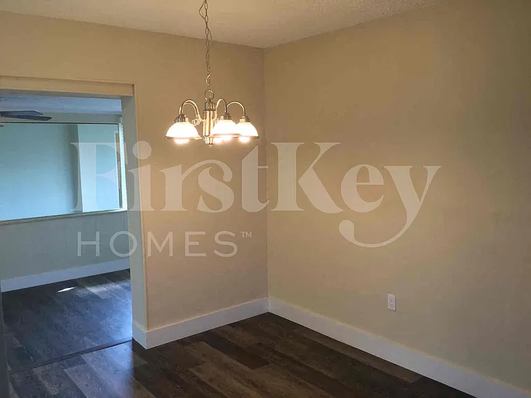 10020 SW 37th St — Photo 5