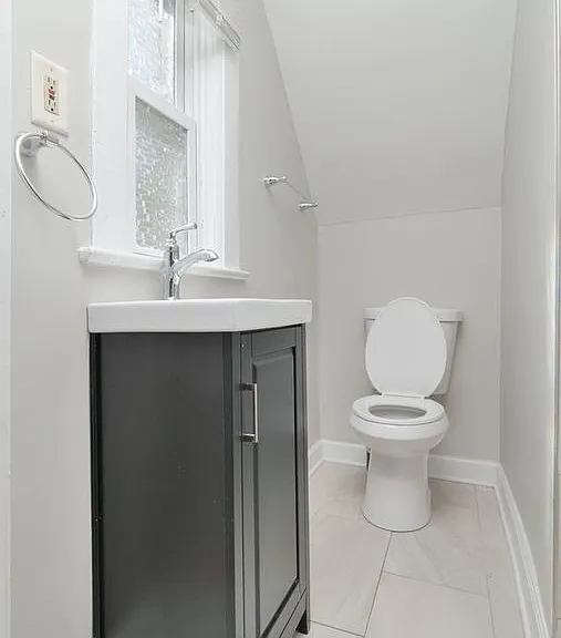 1917 S May St #1R — Photo 12