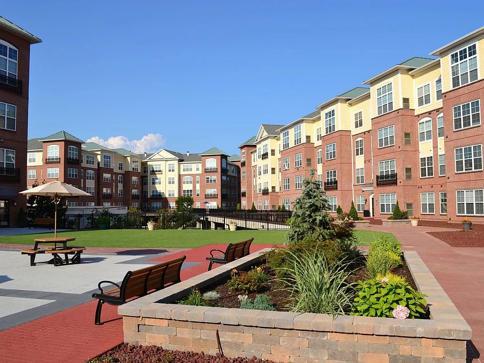 1st image of 400 Blake St APT 1307