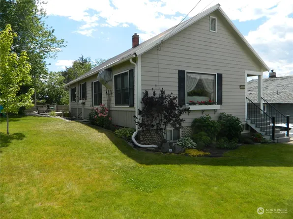 224 3rd Street E, Tonasket, WA 98855