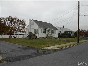 2nd image of 1617 E Cambridge St