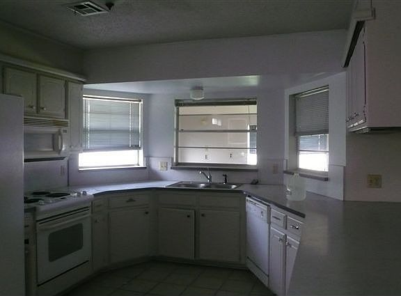 4th image of 7805 NW Morrocco Dr