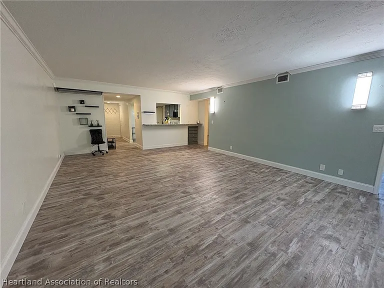 4410 Lafayette Ave — Photo 9