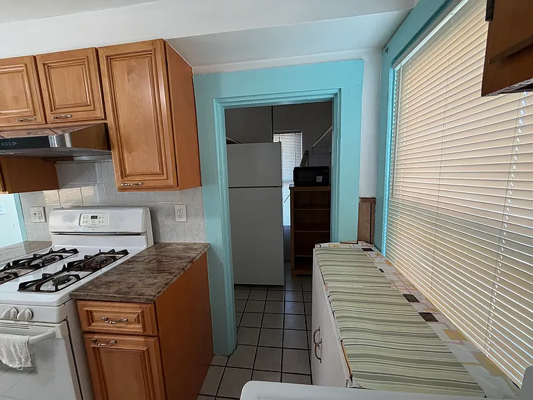 16 Winthrop St #1 — Photo 3