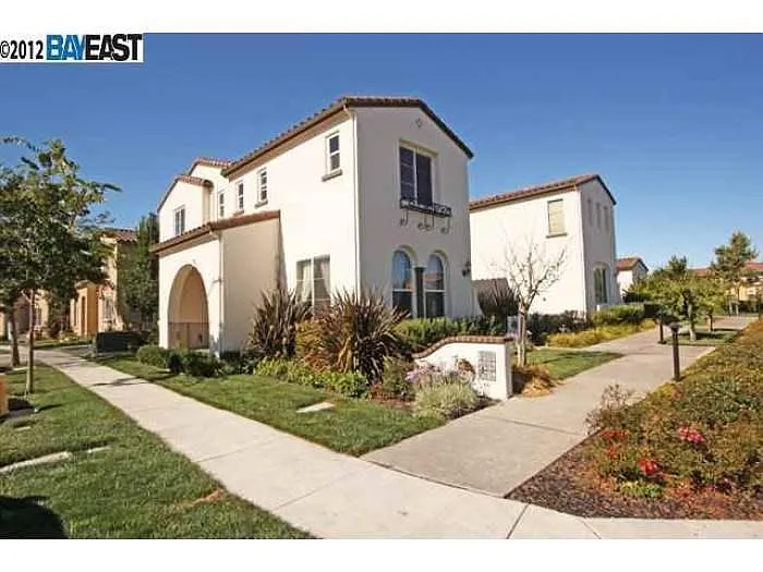 Front of the House - 1000 Cedarwood Loop