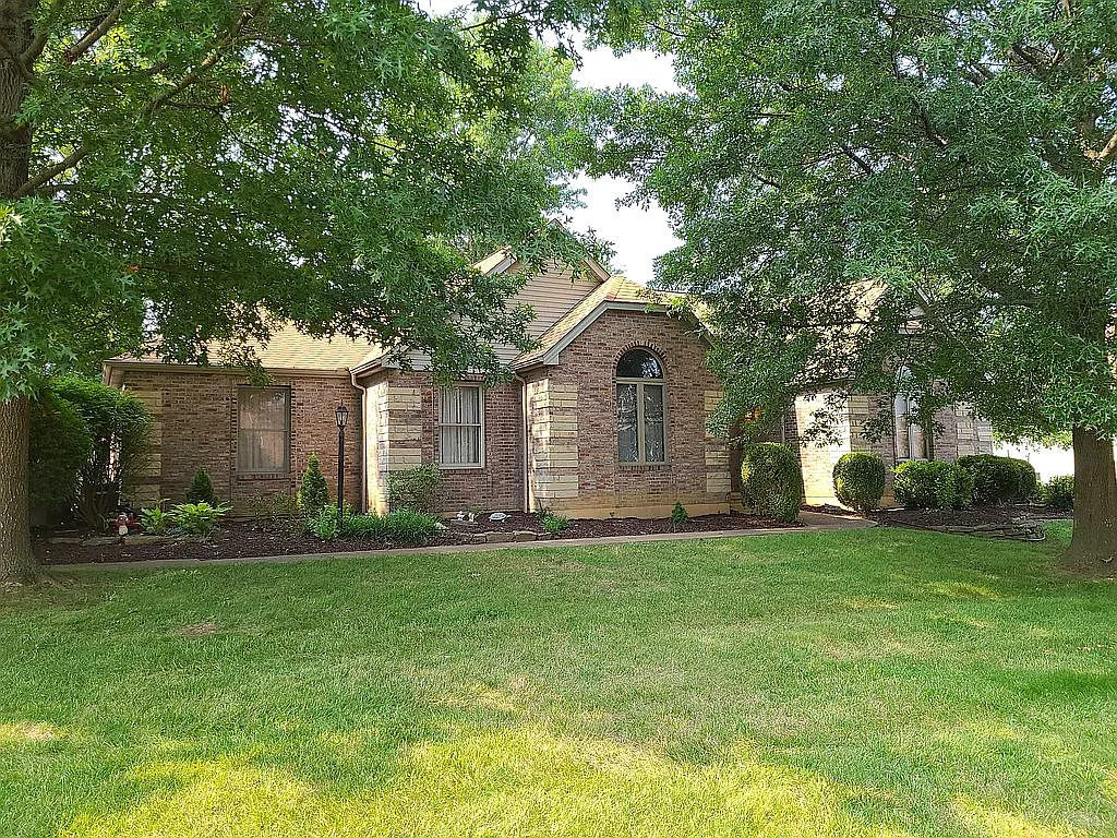 834 Cimarron Cir photo 1