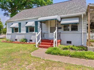 8284 Fernwood Dr, Norfolk, VA 23518