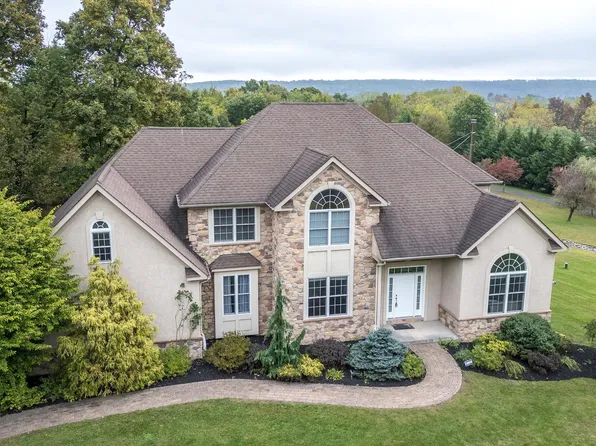 2271 High Meadow Rd, Coopersburg, PA 18036