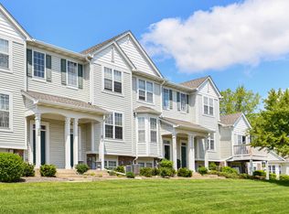 109 Terra Meadow Cir, Volo, IL 60020