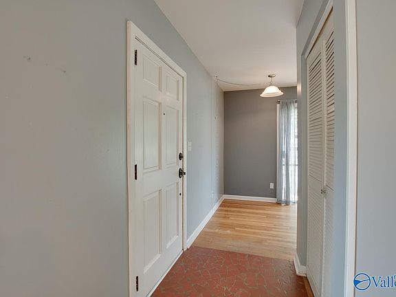 5th image of 10013 Willow Park Dr SE