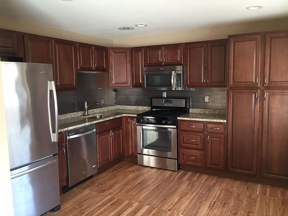 1st image of 78 Edgelawn Ave APT 9