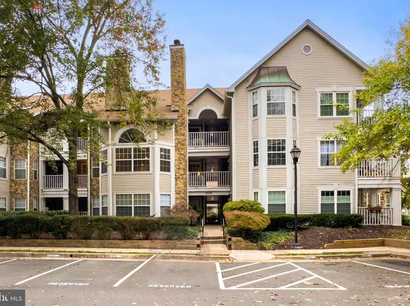 5608 Willoughby Newton Dr Unit 22, Centreville, VA 20120
