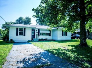 650 N Pine St, Marshfield, MO 65706