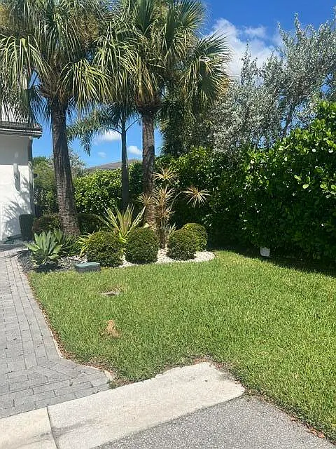 3 bed, 2.5 bath, 2096 sqft, $3,600 — Photo 2