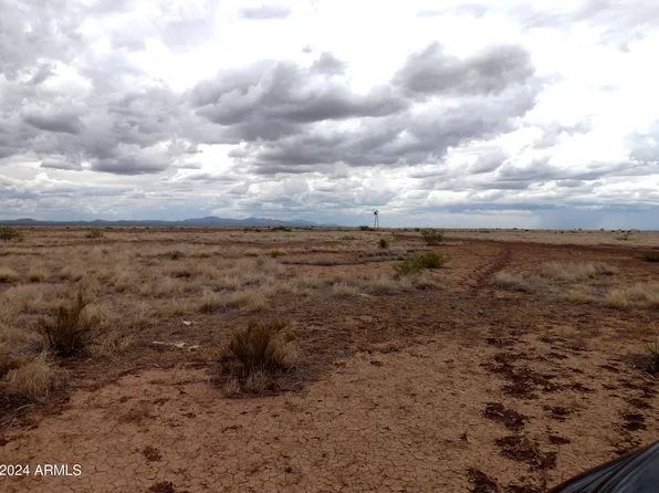 TBD W White Feather Road #33-06, McNeal, AZ 85617