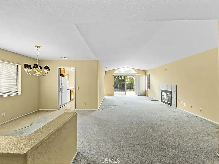 40218 Corte Lorca — Photo 3