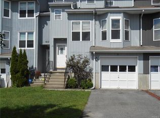38 Mayer Dr, Middletown, NY 10940