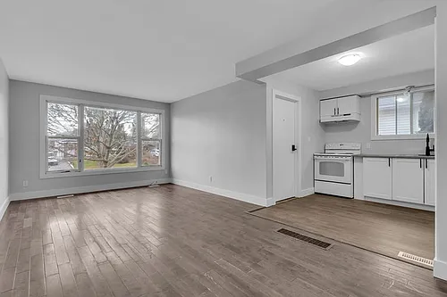 224 McLellan Ct #1 Photo 1