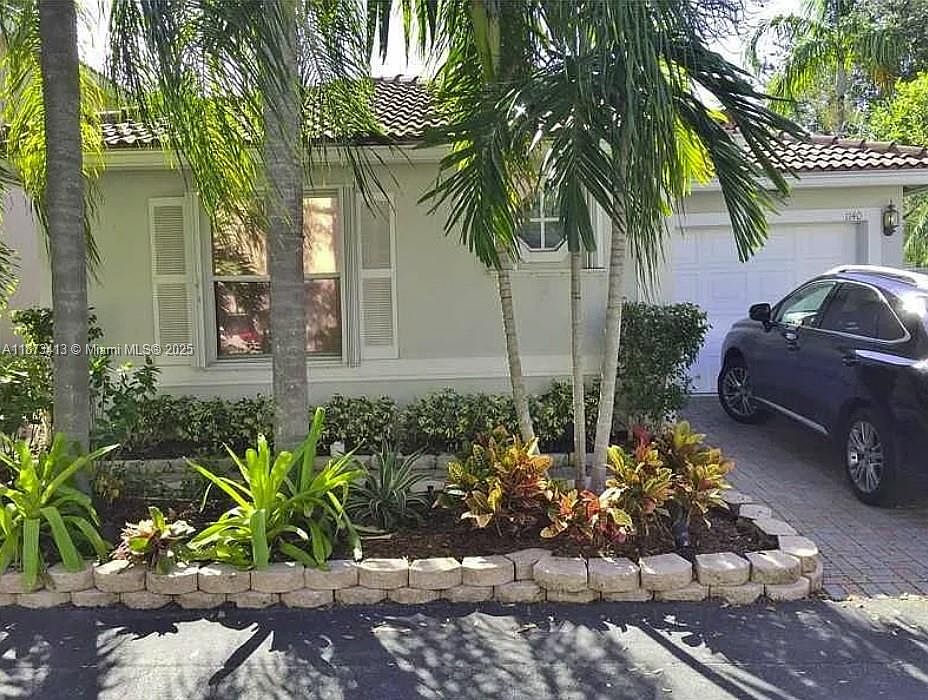 1st image of 1140 Lidflower St