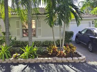1140 Lidflower St, Hollywood, FL 33019