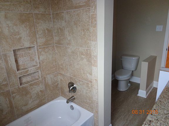 Front bath, double vanity