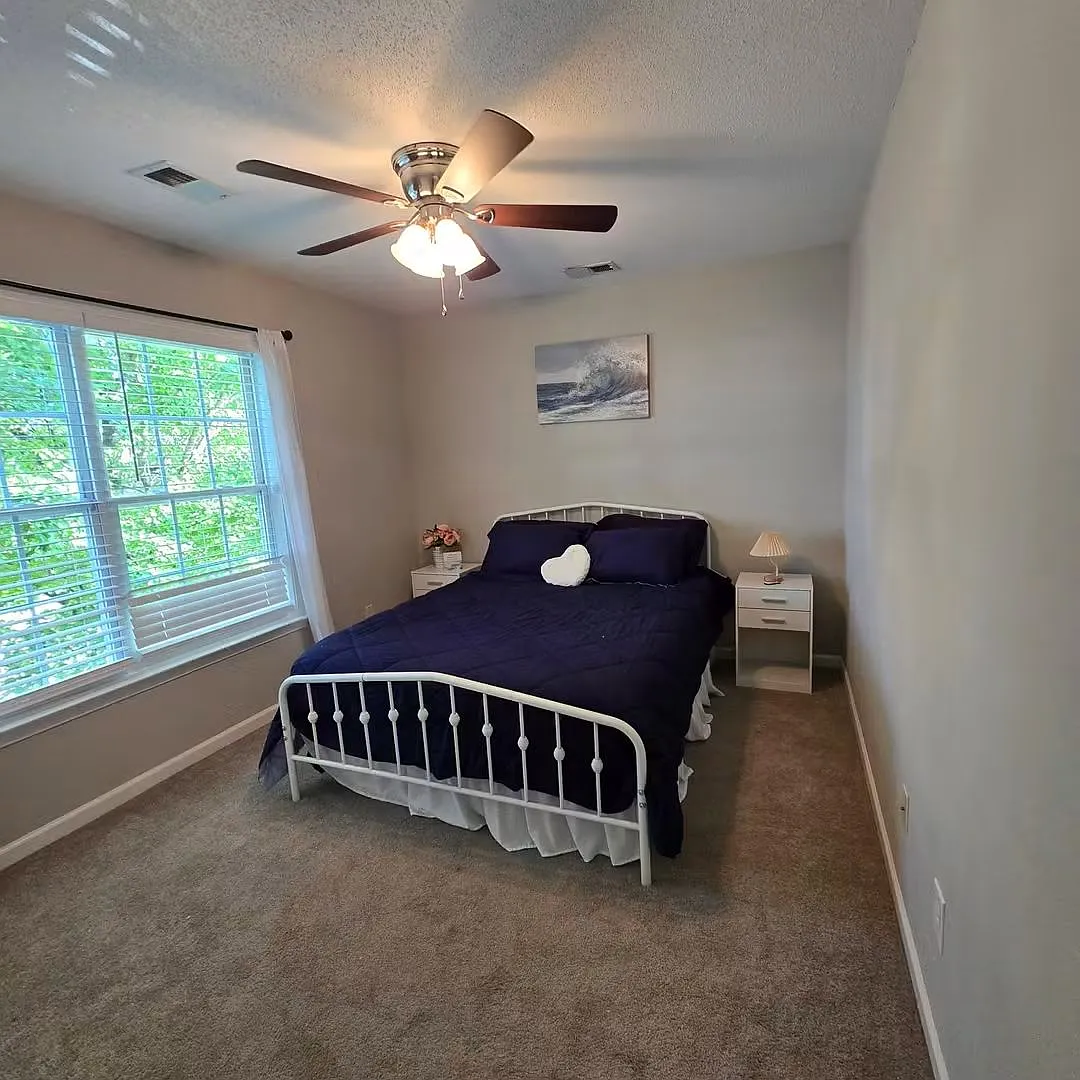 1 bed, $700 — Photo 1