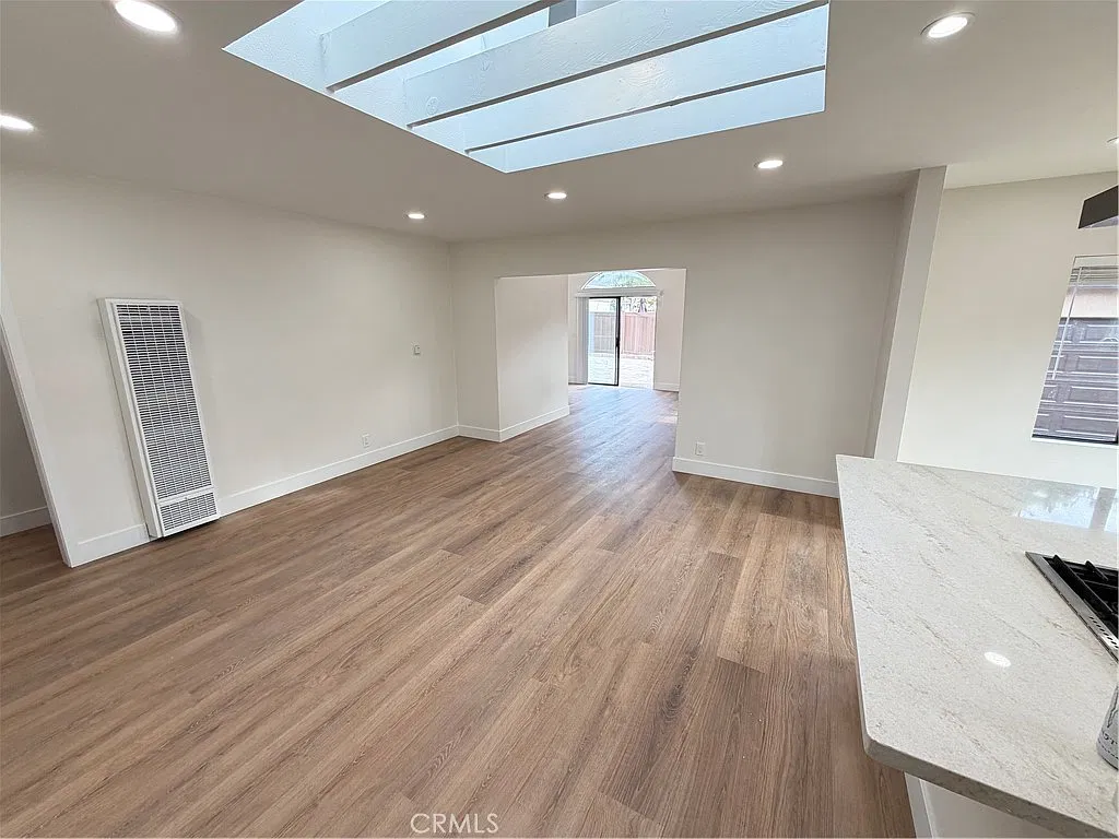 3 bed, 1420 sqft, $4,000 — Photo 3