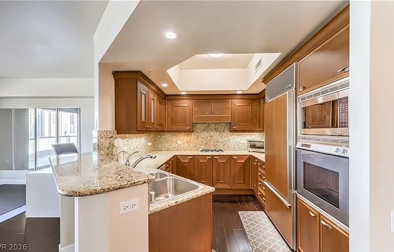 2777 Paradise Rd #807 — Photo 37