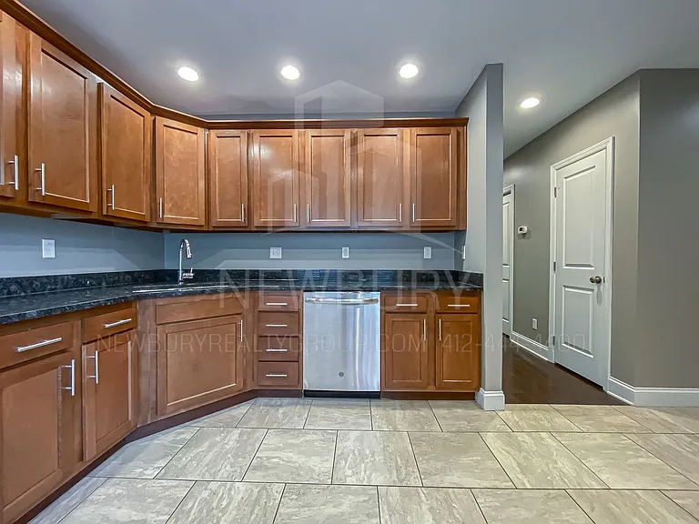 113-155 Banksville Pl — Photo 17