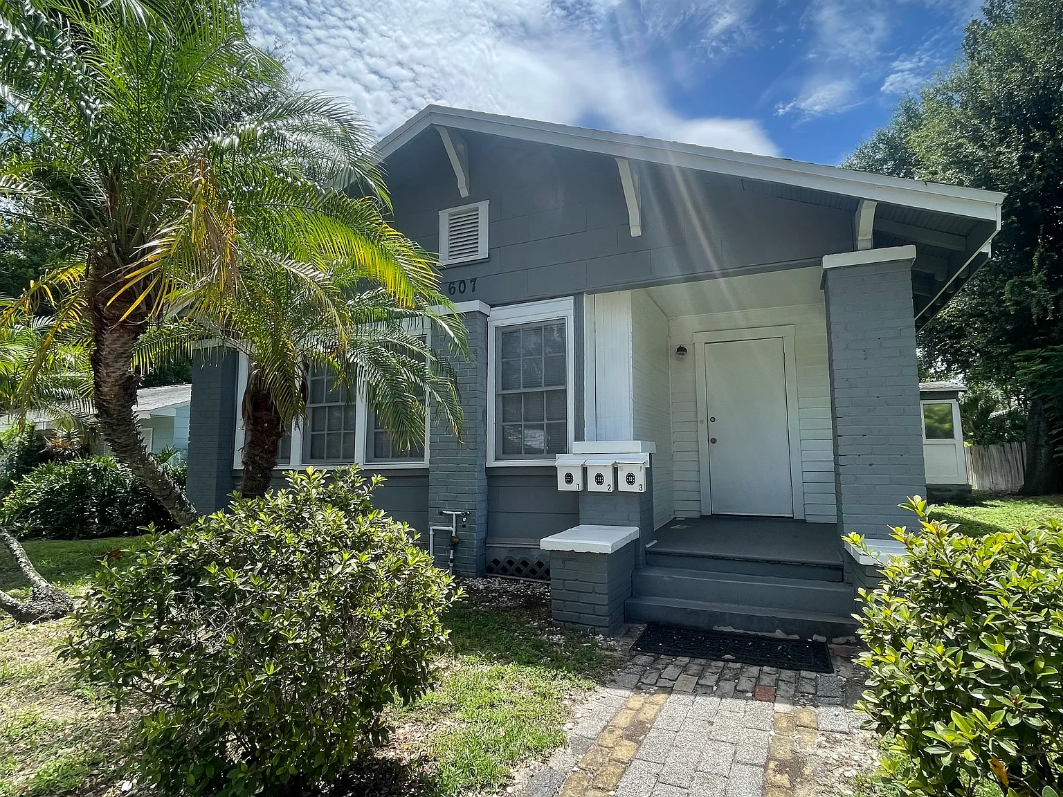 2 bed, 880 sqft, $1,700 — Photo 2
