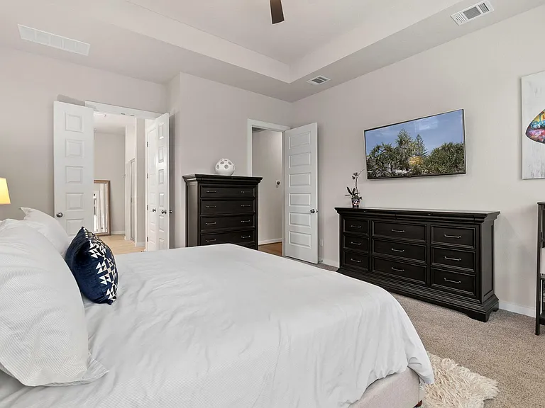 460 Constitution Way — Photo 23