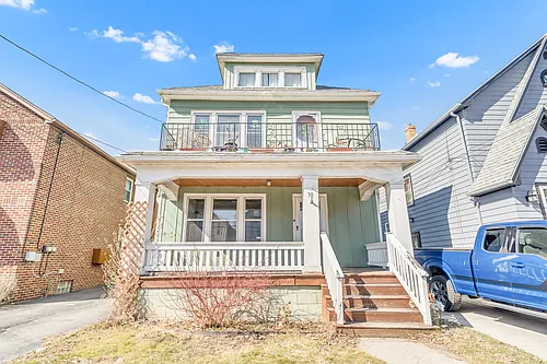 30 Sunset St #1 Photo 1