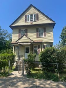 34 Ridlon Rd, Hyde Park, MA, 02136
