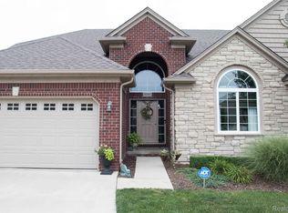 30397 Berghway Trl, Warren, MI 48092