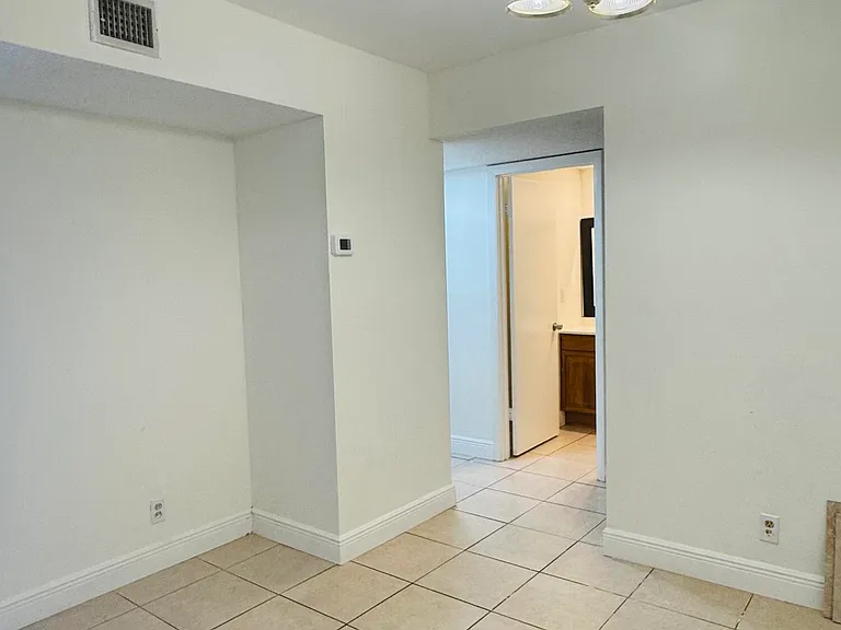 480 NW 20th St #3020 — Photo 11