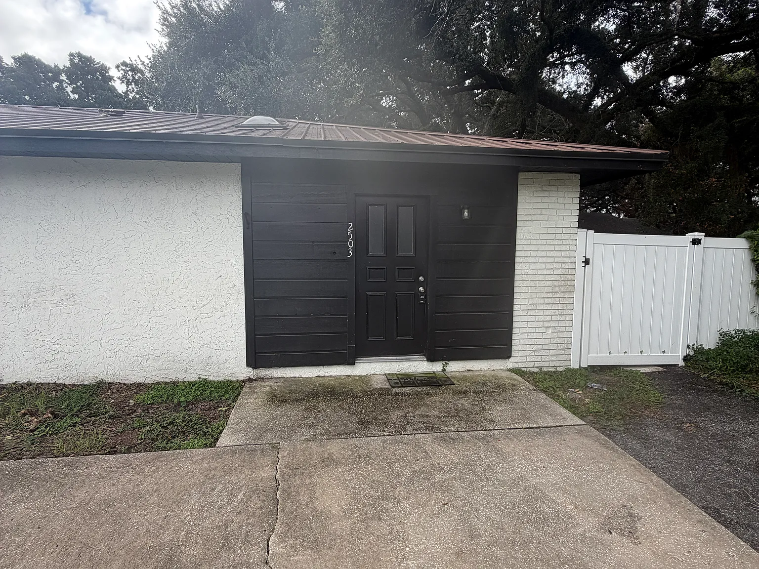 2 bed, 950 sqft, $1,695 — Photo 1