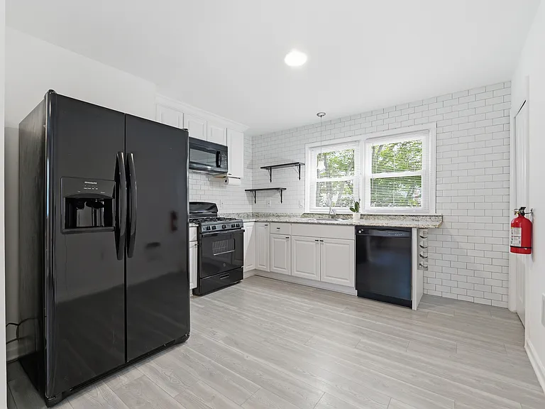 74 Barbara St #2 — Photo 7
