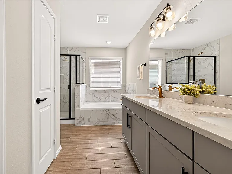 5134 Aedan Oak St — Photo 2