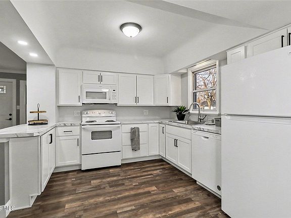 5th image of 5349 Collomore Rd