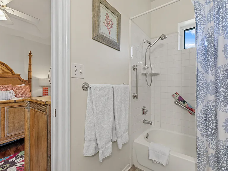124 E Acapulco St #B — Photo 23