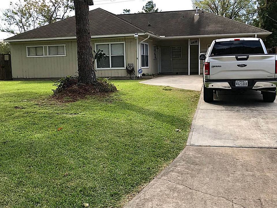 1st image of 2618 Forest Oaks Blvd