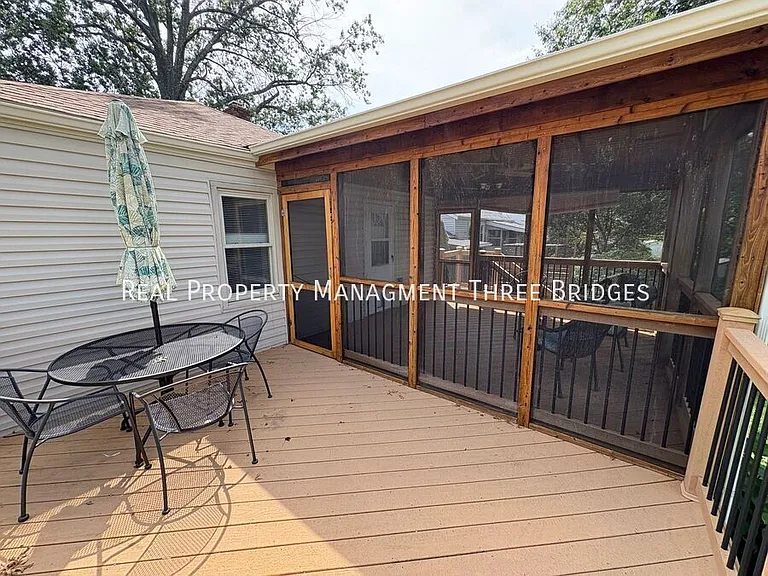 10335 Lackland Rd — Photo 3