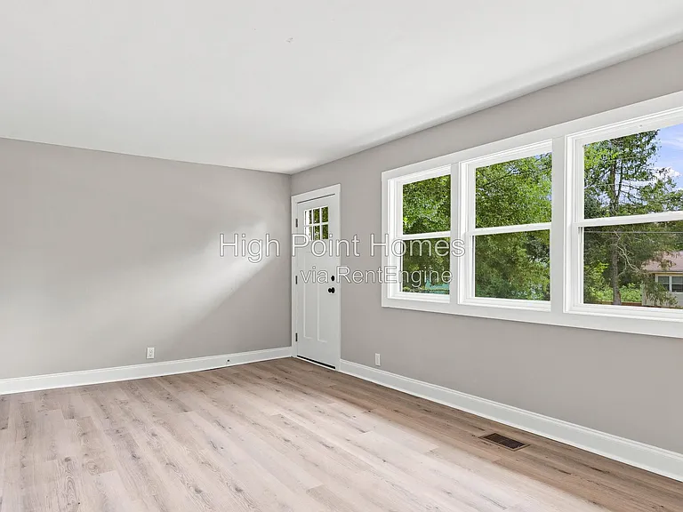 508 Hiawatha Cir — Photo 2