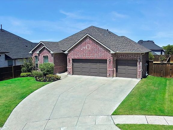 2nd image of 1004 Calumet Ct